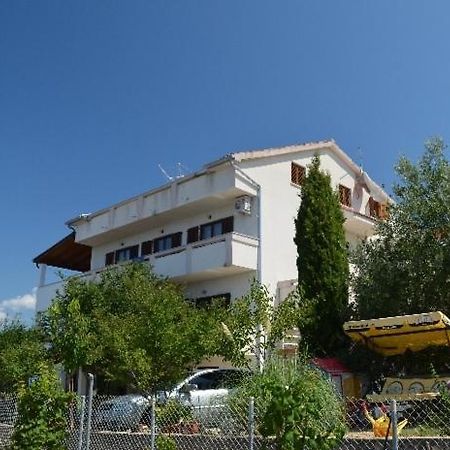 Apartments Josip Лун Экстерьер фото