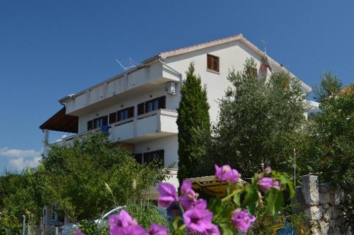 Apartments Josip Лун Экстерьер фото